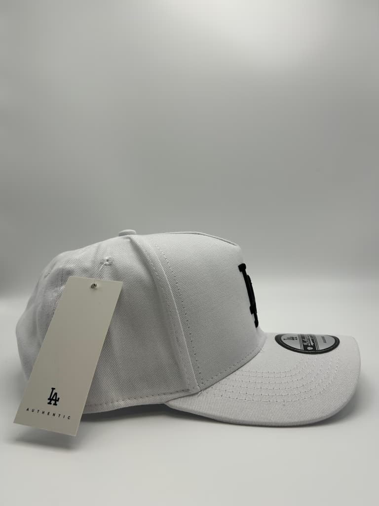 Boné LA Branco Preto imagem 2