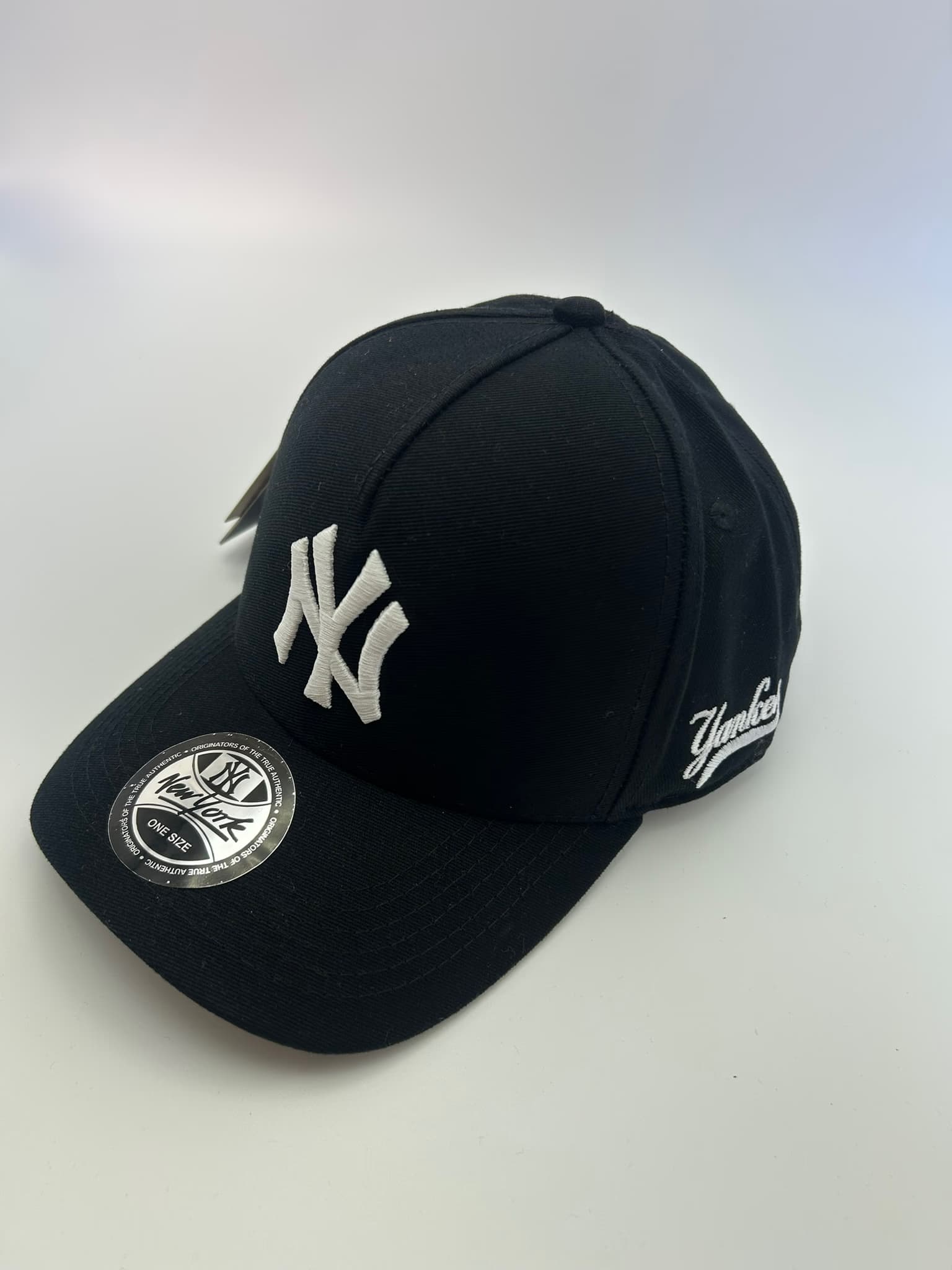 Boné New York Preto com Logo Branco imagem 5